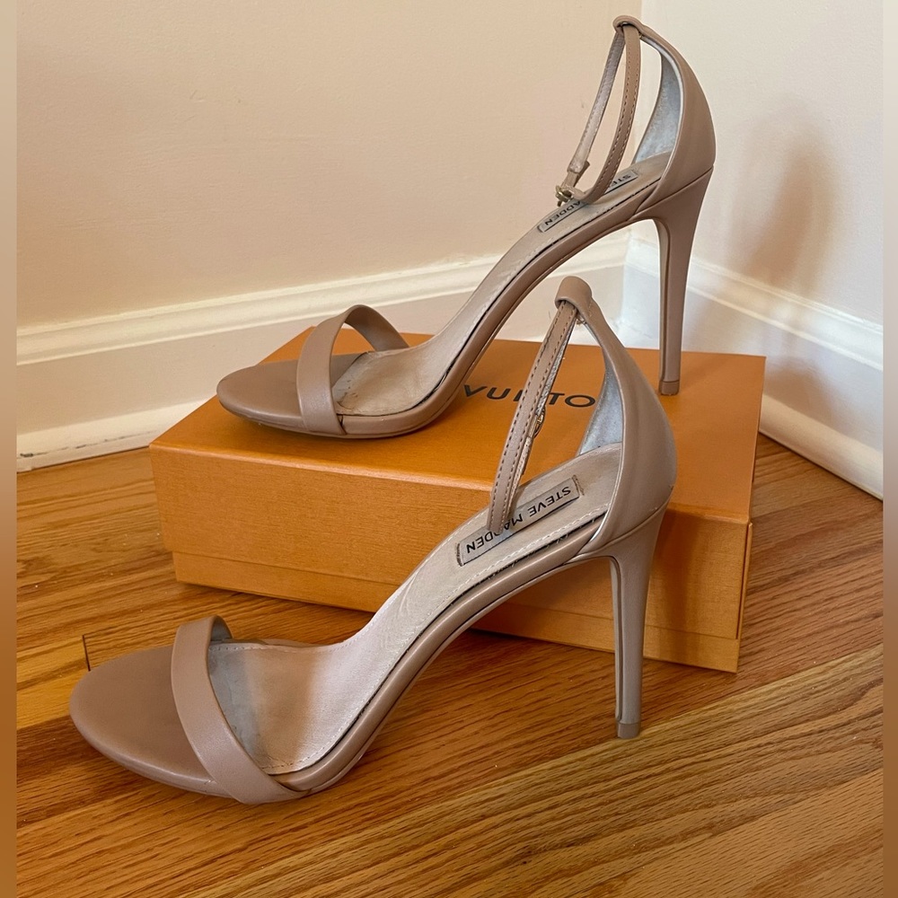 Strappy Steve Madden pump
